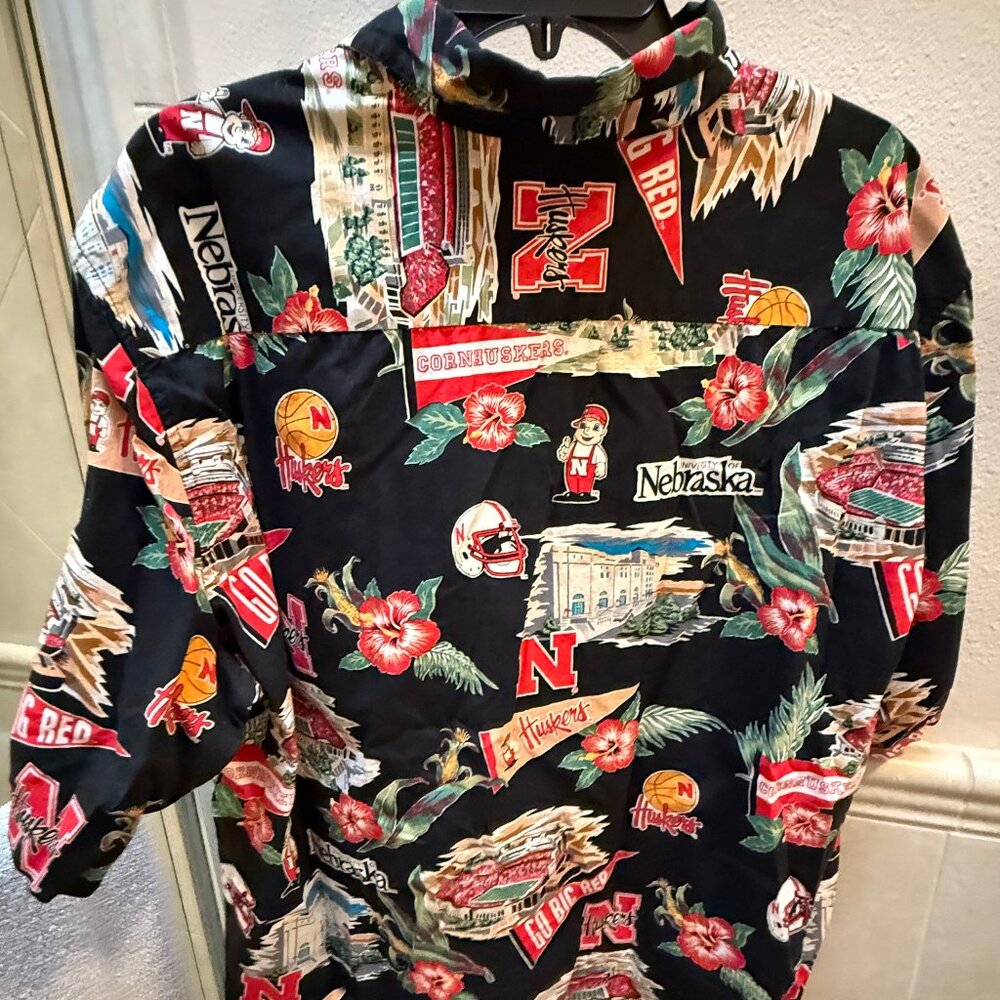 Reyn Spooner Nebraska Corn Huskers Hawaiian Shirt XXl - Picture 2 of 3